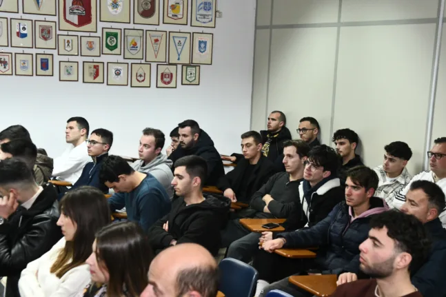 Ετοιμασίες για τη σχολή υποψηφίων νέων διαιτητών μπάσκετ της ΕΣΚΑ-Η