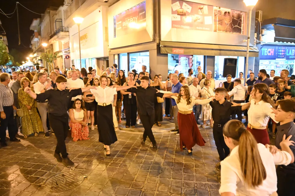 Κάτω Αχαΐα: Μεγάλη γιορτή της τοπικής αγοράς με τη στήριξη Περιφέρειας και Επιμελητηρίου ΦΩΤΟ Κάτω Αχαΐα: Μεγάλη γιορτή της τοπικής αγοράς με τη στήριξη Περιφέρειας και Επιμελητηρίου ΦΩΤΟ
