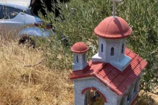 Χαλκιδική: Τρισάγιο για την οικογένεια που ξεκληρίστηκε στο τροχαίο – Η 7χρονη Πατρίτσια επέστρεψε στη Μολδαβία
