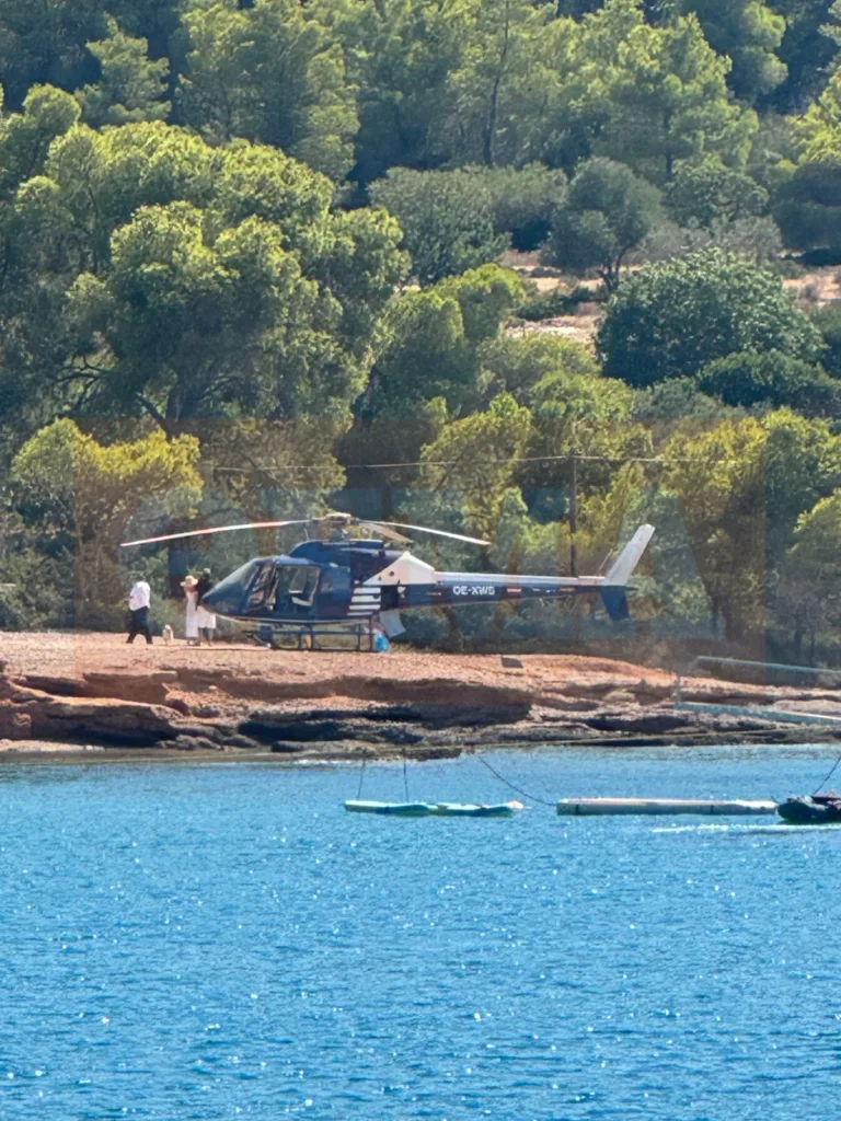 Ελικόπτερο προσγειώθηκε σε παραλία στις Σπέτσες – Συνελήφθη ο πιλότος Ελικόπτερο προσγειώθηκε σε παραλία στις Σπέτσες – Συνελήφθη ο πιλότος