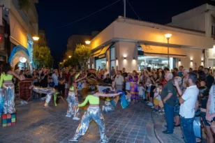Η πόλη της Κάτω Αχαΐας «ξυπνά και πάει αγορά»