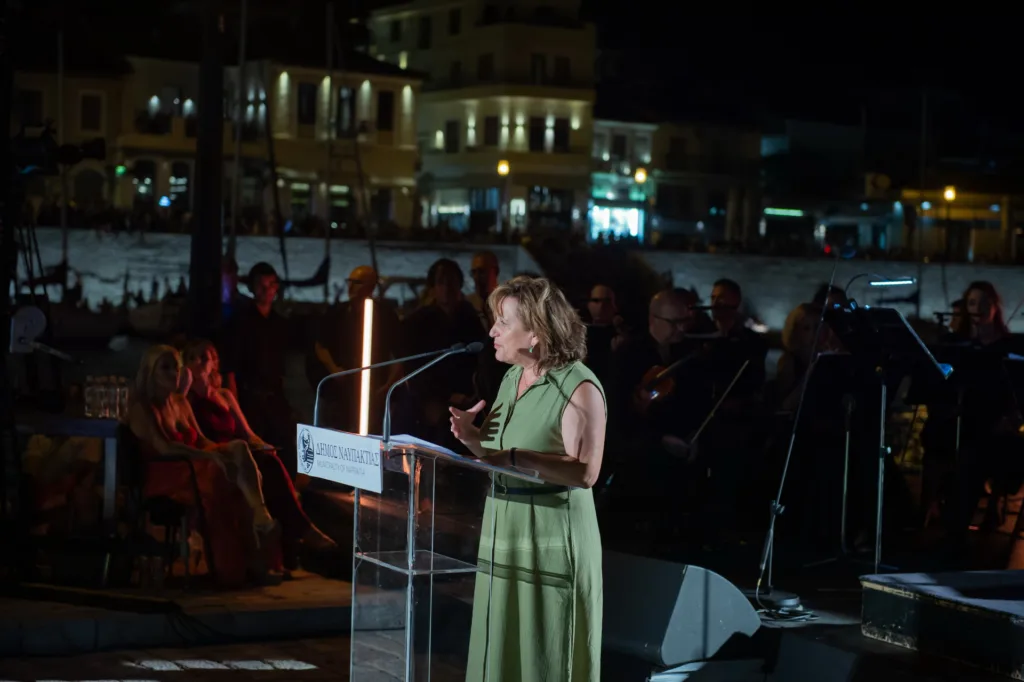 Ναύπακτος: Το Ενετικό Λιμάνι επέστρεψε στην πόλη – Πανσέληνος και Συμφωνική της ΕΡΤ στη μεγάλη βραδιά ΦΩΤΟ