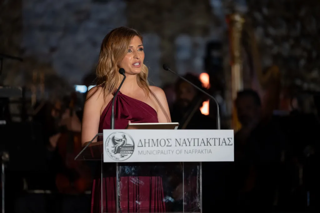 Ναύπακτος: Το Ενετικό Λιμάνι επέστρεψε στην πόλη – Πανσέληνος και Συμφωνική της ΕΡΤ στη μεγάλη βραδιά ΦΩΤΟ