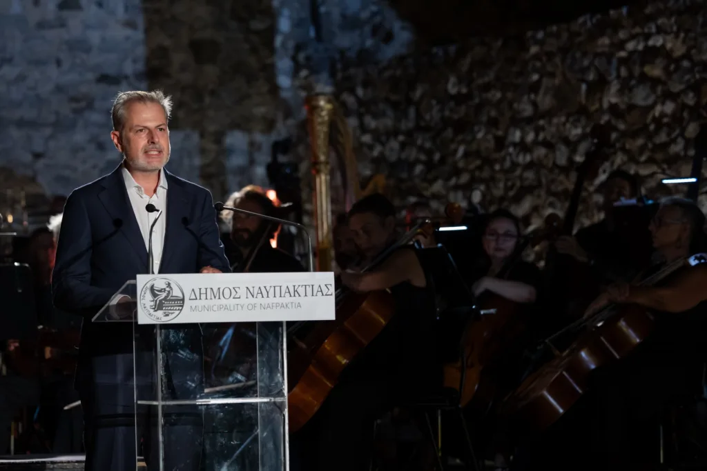 Ναύπακτος: Το Ενετικό Λιμάνι επέστρεψε στην πόλη – Πανσέληνος και Συμφωνική της ΕΡΤ στη μεγάλη βραδιά ΦΩΤΟ