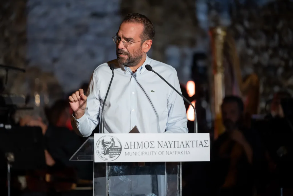 Ναύπακτος: Το Ενετικό Λιμάνι επέστρεψε στην πόλη – Πανσέληνος και Συμφωνική της ΕΡΤ στη μεγάλη βραδιά ΦΩΤΟ