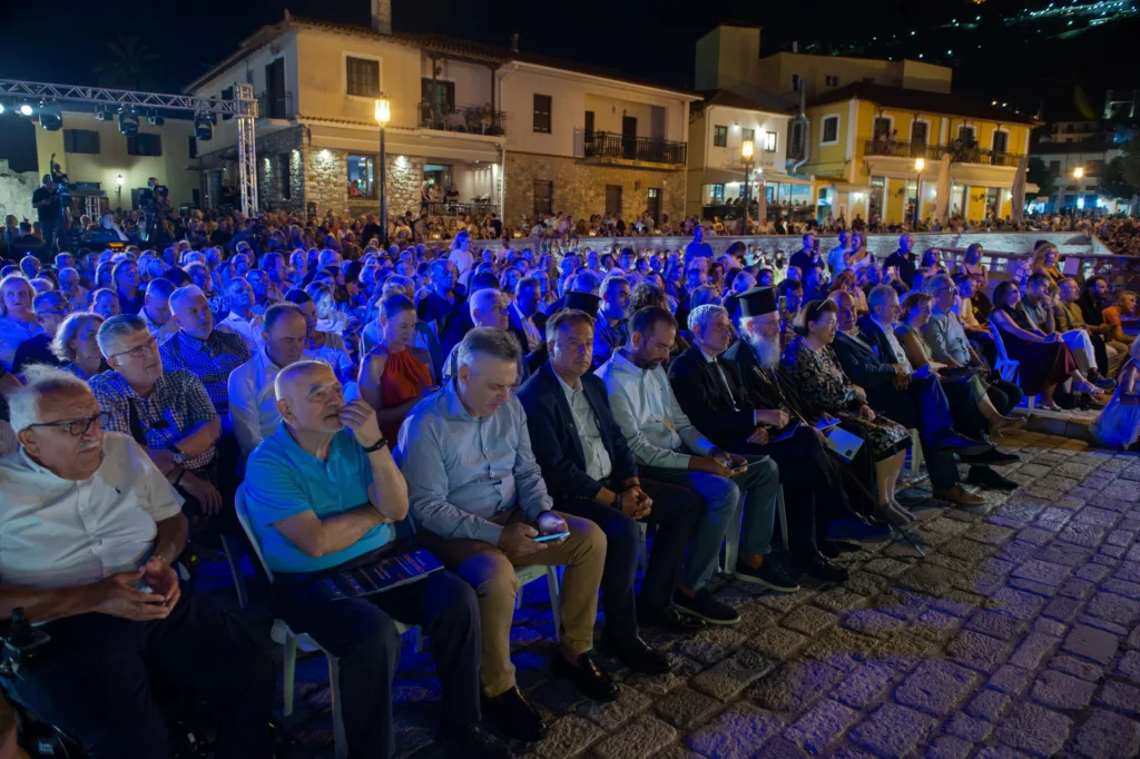 Ναύπακτος: Το Ενετικό Λιμάνι επέστρεψε στην πόλη – Πανσέληνος και Συμφωνική της ΕΡΤ στη μεγάλη βραδιά ΦΩΤΟ