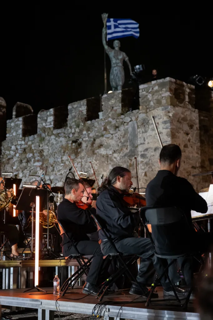 Ναύπακτος: Το Ενετικό Λιμάνι επέστρεψε στην πόλη – Πανσέληνος και Συμφωνική της ΕΡΤ στη μεγάλη βραδιά ΦΩΤΟ