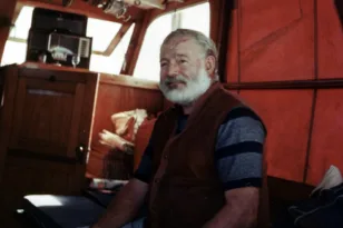 Πριν γίνει βιβλίο, πούλησε 5,5 εκατ. τεύχη σε 48 ώρες: Η παράξενη πρώτη έκδοση του Χέμινγουεϊ
