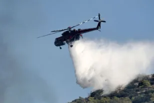 Βαρθολομιό: Οριοθετήθηκε η φωτιά – Drone με θερμικές κάμερες πάνω από το μέτωπο