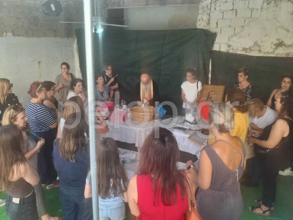 Πλήθος πιστών στον Άγιο Φανούριο στην Πάτρα – Οι φανουρόπιτες και τα τάματα για τον «Άγιο που φανερώνει» ΦΩΤΟ
