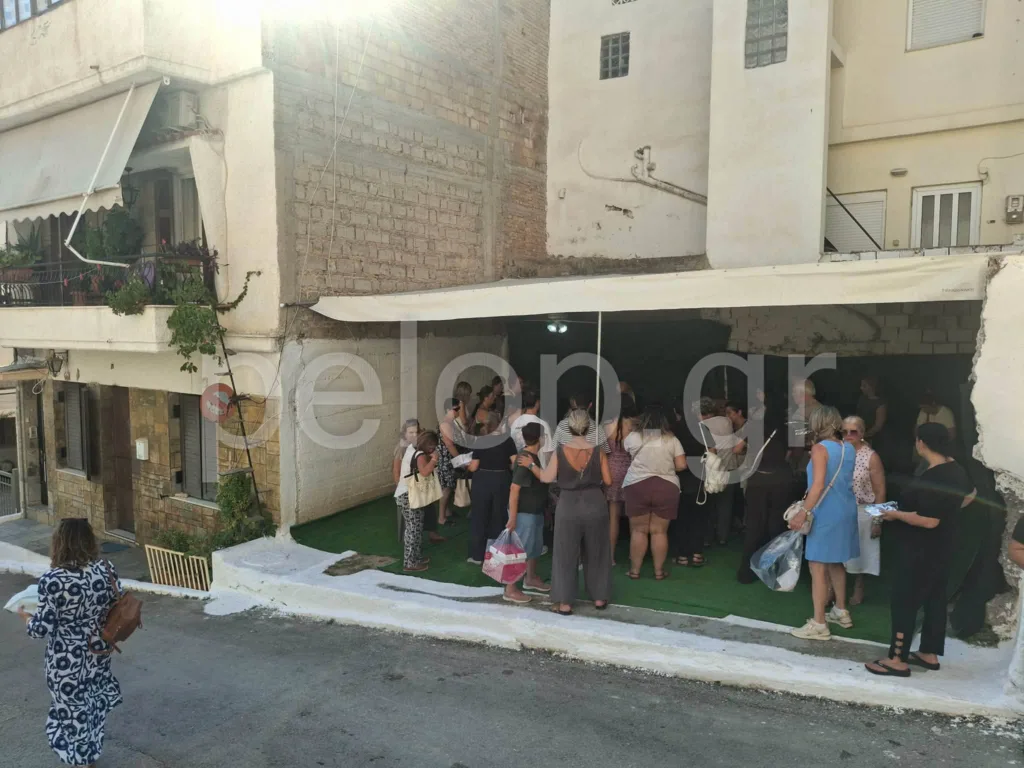 Πλήθος πιστών στον Άγιο Φανούριο στην Πάτρα – Οι φανουρόπιτες και τα τάματα για τον «Άγιο που φανερώνει» ΦΩΤΟ