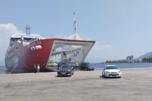 Αυξημένη κατά 20% η κίνηση στα φέρι Ρίου – Αντιρρίου: Από τις «παντόφλες» στα αμφίδρομα
