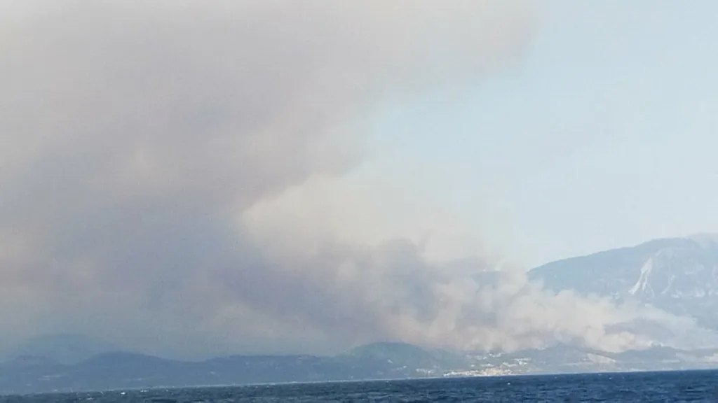 Φωτιά στη Φωκίδα: Μεγάλη κινητοποίηση στο Σκάλωμα – Εκκενώθηκαν τέσσερις περιοχές με μήνυμα 112 Φωτιά στη Φωκίδα: Μεγάλη κινητοποίηση στο Σκάλωμα – Εκκενώθηκαν τέσσερις περιοχές με μήνυμα 112