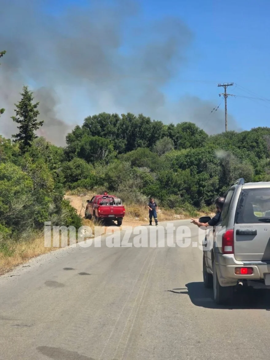 Ζάκυνθος: Καλύτερη εικόνα μετά το 112 για εκκένωση – Έξι εναέρια μέσα στις Ελιές Ζάκυνθος: Καλύτερη εικόνα μετά το 112 για εκκένωση – Έξι εναέρια μέσα στις Ελιές
