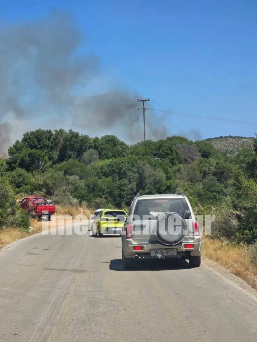 Ζάκυνθος: Καλύτερη εικόνα μετά το 112 για εκκένωση – Έξι εναέρια μέσα στις Ελιές