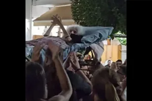 Η γυναίκα στην ξαπλώστρα είχε μια ζωή σαν ταινία – Από τον Νταλί και τον Παζολίνι στα Ανώγεια