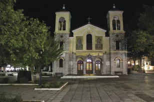 Κλειστός μέχρι νεωτέρας ο Μητροπολιτικός Ναός Καλαβρύτων – Υπαίθριες οι ακολουθίες του Δεκαπενταύγουστου
