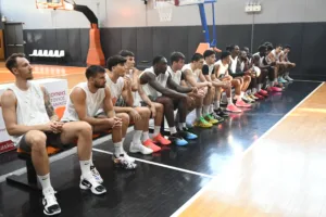Χρήστος Μήλας στους παίκτες στην ανεπίσημη πρώτη του Προμηθέα: «Να δίνετε πάντα το 100%»