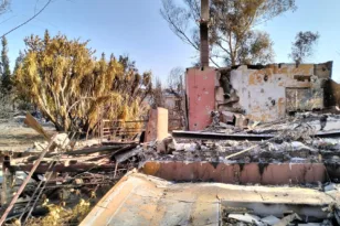 Ενας χρόνος από τη φωτιά της Πάτρας – Γιάννης Κοψίνης: «Μεγαλύτερη τιμωρία οι στάχτες του σπιτιού μου ή η γραφειοκρατία;»