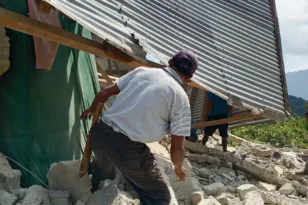 Σεισμός 7,7 στην Ινδονησία: Πέντε νεκροί στη Φλόρες – Κύματα σχεδόν ενός μέτρου ΒΙΝΤΕΟ