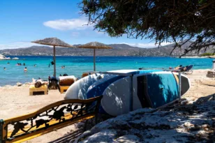 Πόσο κοστίζει να φύγει μια οικογένεια διακοπές: Καύσιμα, διόδια και ακτοπλοϊκά στη ζυγαριά