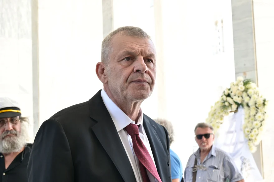 Νίκος Καλογερόπουλος: Το τελευταίο «αντίο» στο Α’ Νεκροταφείο – Ποιοι βρέθηκαν στην πολιτική κηδεία Νίκος Καλογερόπουλος: Το τελευταίο «αντίο» στο Α’ Νεκροταφείο – Ποιοι βρέθηκαν στην πολιτική κηδεία