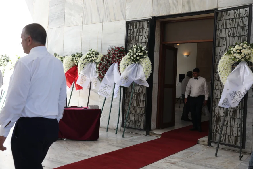 Νίκος Καλογερόπουλος: Το τελευταίο «αντίο» στο Α’ Νεκροταφείο – Ποιοι βρέθηκαν στην πολιτική κηδεία Νίκος Καλογερόπουλος: Το τελευταίο «αντίο» στο Α’ Νεκροταφείο – Ποιοι βρέθηκαν στην πολιτική κηδεία