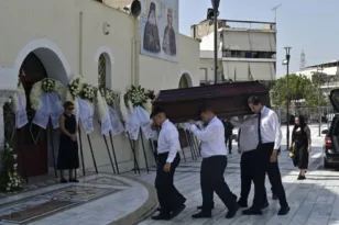 Δημήτρης Κόκοτας: Το τελευταίο αντίο σήμερα στην Αγία Βαρβάρα – Σε στενό κύκλο η ταφή, συντετριμμένη η σύζυγός του