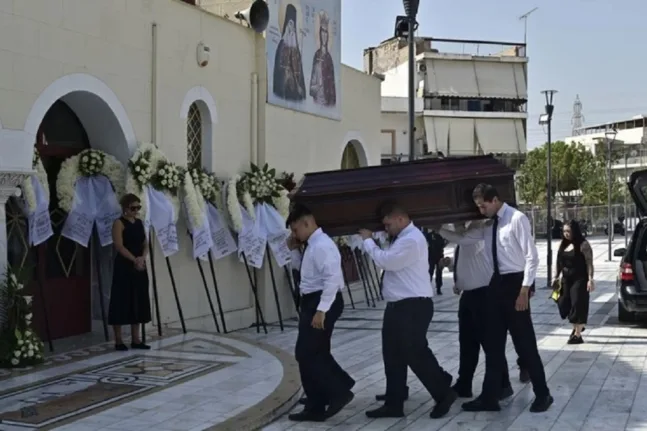 Δημήτρης Κόκοτας: Το τελευταίο αντίο σήμερα στην Αγία Βαρβάρα – Σε στενό κύκλο η ταφή, συντετριμμένη η σύζυγός του