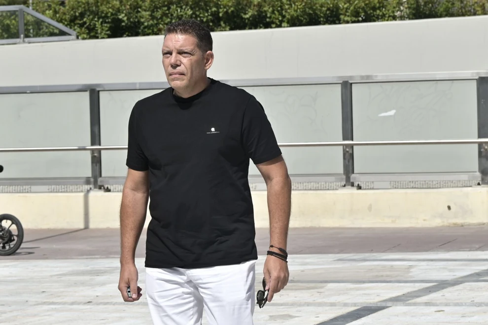 Δημήτρης Κόκοτας: Το τελευταίο αντίο σήμερα στην Αγία Βαρβάρα – Σε στενό κύκλο η ταφή, συντετριμμένη η σύζυγός του Δημήτρης Κόκοτας: Το τελευταίο αντίο σήμερα στην Αγία Βαρβάρα – Σε στενό κύκλο η ταφή, συντετριμμένη η σύζυγός του