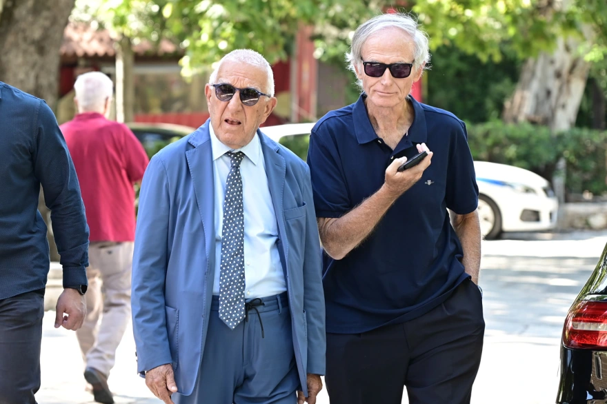 Στέφανος Μάνος: Το τελευταίο «αντίο» στον πρώην υπουργό – Ποιοι έδωσαν το «παρών» Στέφανος Μάνος: Το τελευταίο «αντίο» στον πρώην υπουργό – Ποιοι έδωσαν το «παρών»