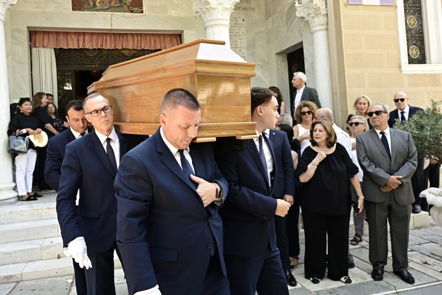 Στέφανος Μάνος: Το τελευταίο «αντίο» στον πρώην υπουργό – Ποιοι έδωσαν το «παρών»