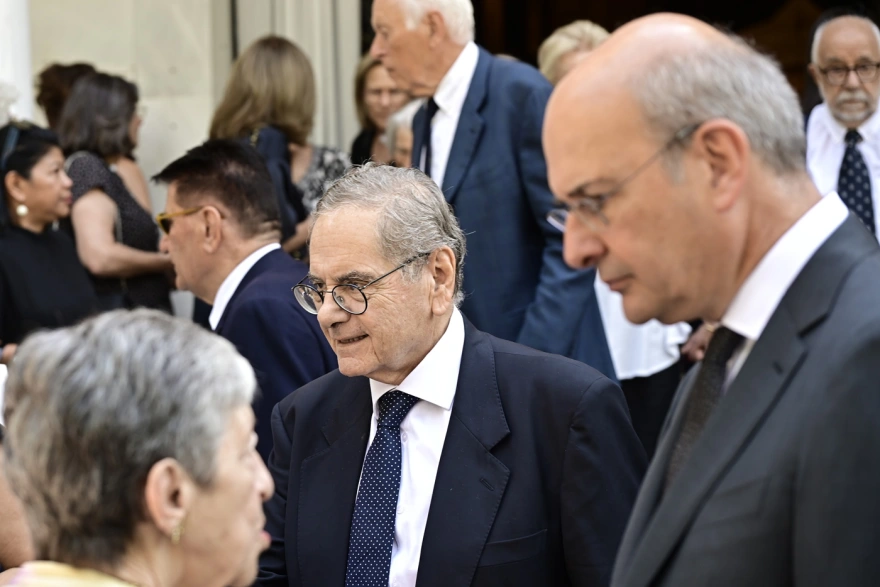 Στέφανος Μάνος: Το τελευταίο «αντίο» στον πρώην υπουργό – Ποιοι έδωσαν το «παρών»
