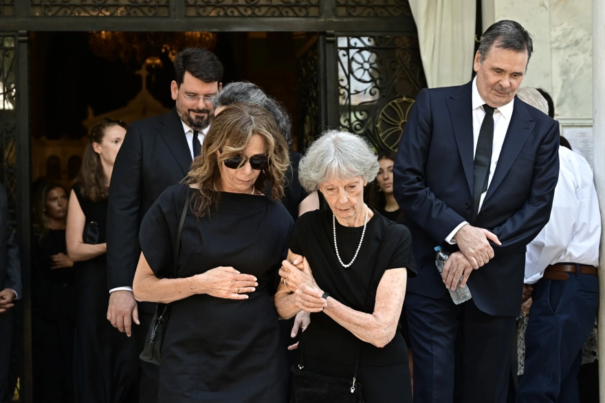 Στέφανος Μάνος: Το τελευταίο «αντίο» στον πρώην υπουργό – Ποιοι έδωσαν το «παρών» Στέφανος Μάνος: Το τελευταίο «αντίο» στον πρώην υπουργό – Ποιοι έδωσαν το «παρών»