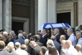 Γιάννης Βαρβιτσιώτης: Με την ελληνική σημαία και στρατιωτικές τιμές στην τελευταία του διαδρομή