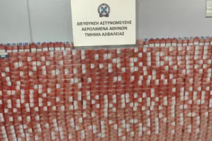 «Ελ. Βενιζέλος»: Από το Κάιρο με 7.889 λαθραία καπνικά στις αποσκευές – Χειροπέδες σε 43χρονο