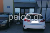 Πάτρα: Πήγε στο ΚΕΠ με αμαξίδιο και δεν μπορούσε να μπει - Αυτοκίνητα είχαν κλείσει τη ράμπα ΦΩΤΟ