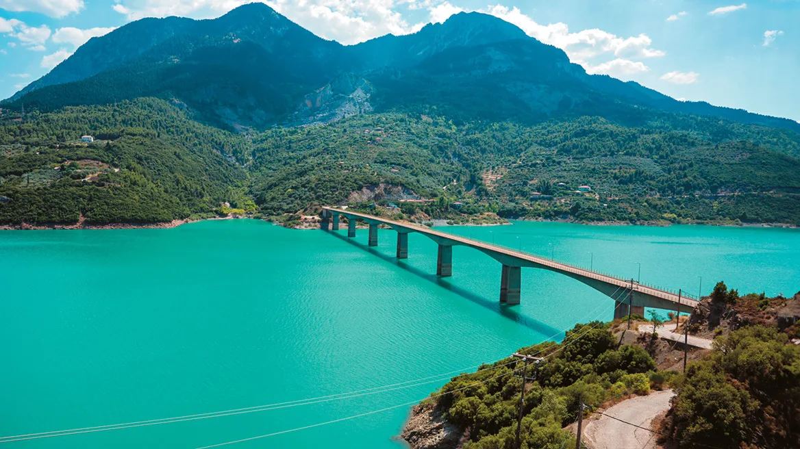 KREMASTA LAKE FESTIVAL: &Sigma;&upsilon;&nu;&alpha;&upsilon;&lambda;ί&alpha; &mu;&epsilon; &tau;&omicron;&nu; &Mu;ά&nu;&omicron; &Pi;&upsilon;&rho;&omicron;&beta;&omicron;&lambda;ά&kappa;&eta; &kappa;&alpha;&iota; &alpha;&gamma;ώ&nu;&alpha;&sigmaf; &delta;&rho;ό&mu;&omicron;&upsilon; &sigma;&tau;&eta; &Lambda;ί&mu;&nu;&eta; &Kappa;&rho;&epsilon;&mu;&alpha;&sigma;&tau;ώ&nu;