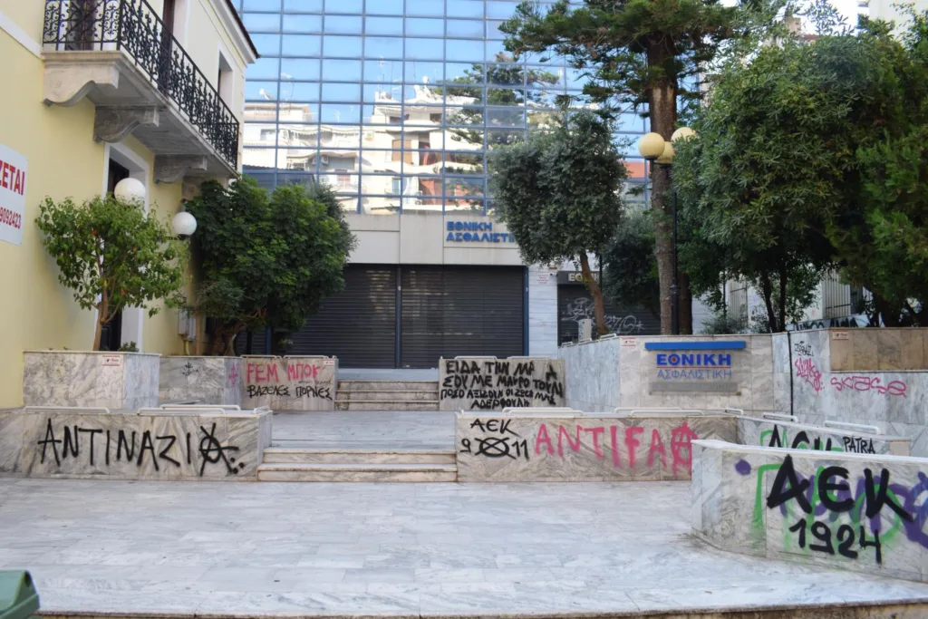 ΚΟΙΝΟ_ΤΟΠΙΑ: «Ώρα ευθύνης για τον Δήμο Πατρέων – Η πόλη έρμαιο των βανδαλισμών»