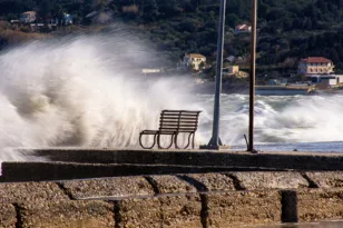 Πυρκαγιές: Σε «κόκκινο συναγερμό» Αττική, Βοιωτία, Εύβοια, Αργολίδα και Κορινθία την Παρασκευή - Ανησυχία για Αχαΐα