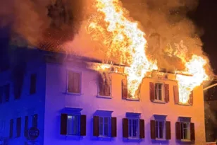 Ελβετία: 19 τραυματίες από δύο πυρκαγιές – Πέντε αγνοούμενοι στην Τούσις