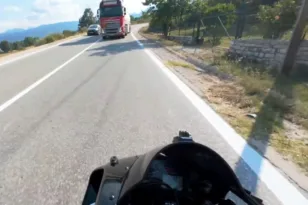 Παραλίγο έγκλημα σε επαρχιακό δρόμο: Βυτιοφόρο μπήκε στο αντίθετο ρεύμα ΒΙΝΤΕΟ