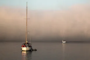 Sea Smoke: Το απόκοσμο «πέπλο» ομίχλης που σκέπασε τις Κυκλάδες