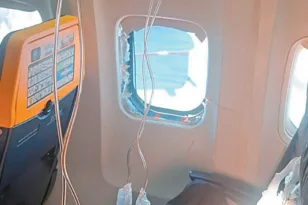 Θεσσαλονίκη - Ryanair: Υπολείμματα πουλιών στον κινητήρα του Boeing 737 που έσπασε παράθυρο