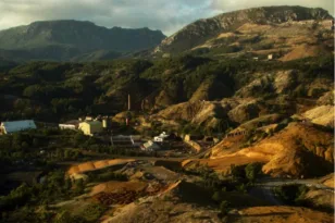 288 σελίδες πριν από την τελεία: Το «Mine» είναι ένα ολόκληρο μυθιστόρημα σε μία πρόταση
