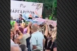Μυλοπόταμος: Σήκωσαν κατάκοιτη γιαγιά σε πανηγύρι ΒΙΝΤΕΟ