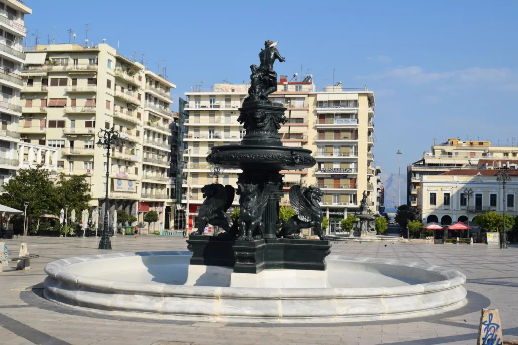 ΚΟΙΝΟ_ΤΟΠΙΑ: «Ώρα ευθύνης για τον Δήμο Πατρέων – Η πόλη έρμαιο των βανδαλισμών»