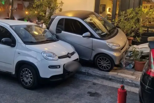 Νέα Ερυθραία: 80χρονος πάτησε γκάζι αντί για φρένο και «εισέβαλε» σε μεζεδοπωλείο