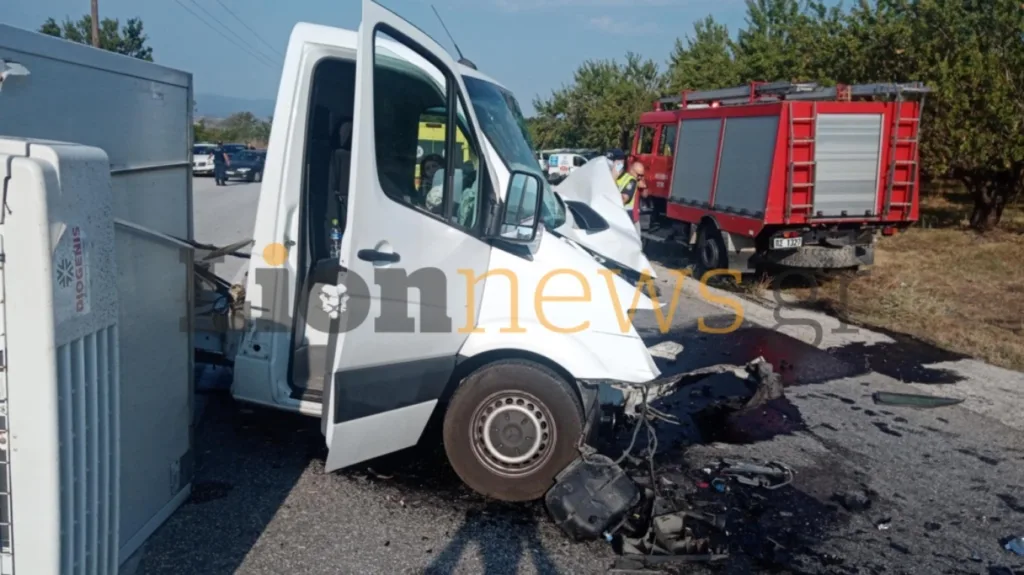 Σοκάρει η οικογενειακή τραγωδία στις Σέρρες: Νεκροί μητέρα και γιος σε μετωπική με φορτηγό ΒΙΝΤΕΟ Σοκάρει η οικογενειακή τραγωδία στις Σέρρες: Νεκροί μητέρα και γιος σε μετωπική με φορτηγό ΒΙΝΤΕΟ