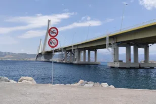 Παρέδωσαν τις υπογραφές ενάντια στην απαγόρευση κολύμβησης στο Ρίο